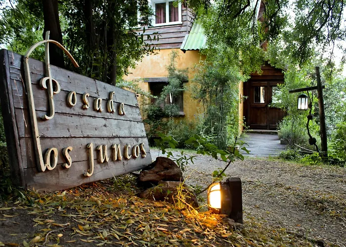 Los Juncos Patagonian Lake House